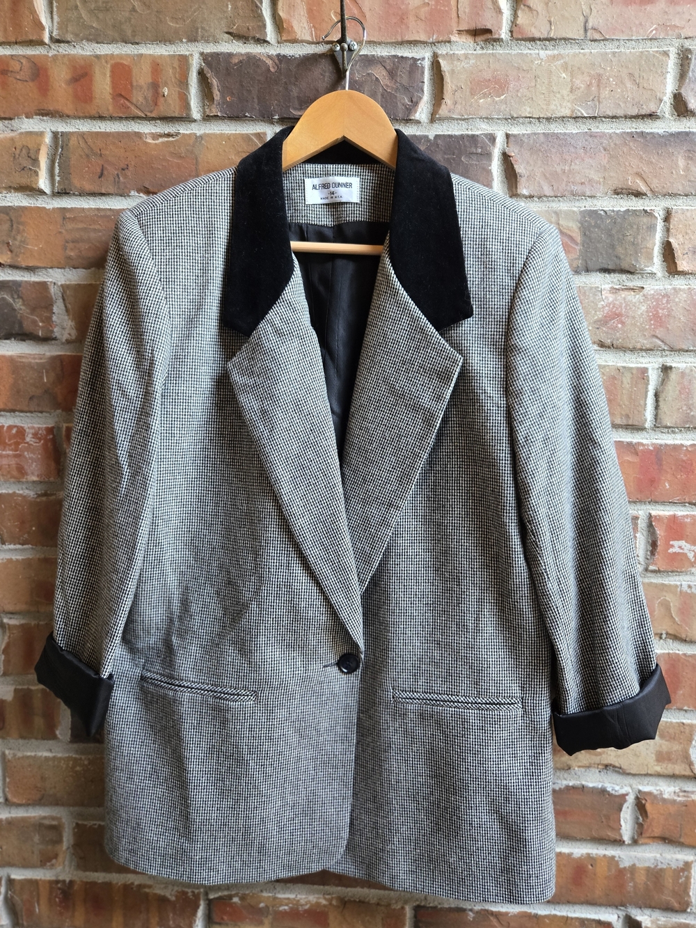 Alfred Dunner Black/Gray Checked Blazer Velvet Collar Business Casual Wool Blend
